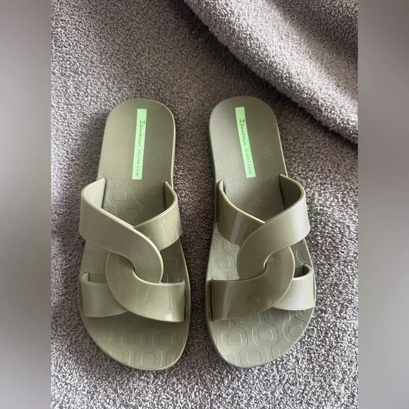 NEW Ipanema Size 6 Green Sandal Slides - never worn, perfect condition - Picture 2 of 4